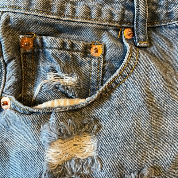 Signature high waisted button up jean shorts size Medium - Picture 6 of 7